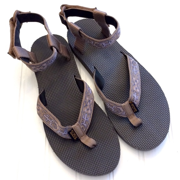 teva lizard sandals
